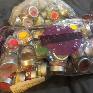 Scentsy wax sample lot and carrying bag